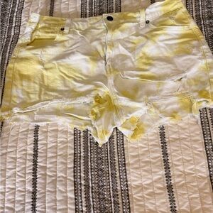 Aerie Women’s Yellow Tie-Dye Distressed Denim Shorts